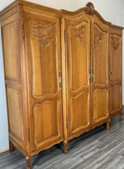 Pamono French Louis XVI Style Oak 4-Door Armoire> Nightstands
