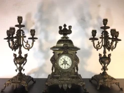 Discount Pamono French Mantel Clock with Candlesticks in Bronze, 1880s, Set of 3