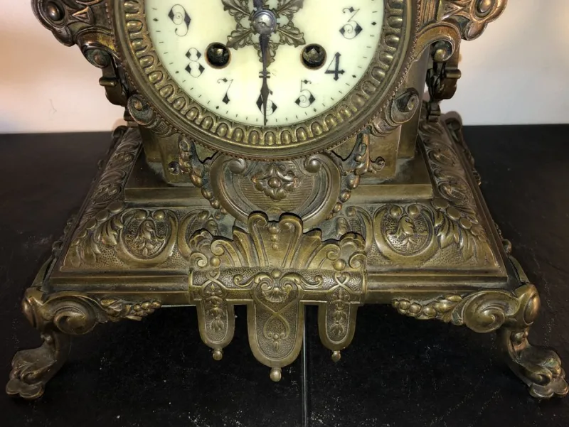 Discount Pamono French Mantel Clock with Candlesticks in Bronze, 1880s, Set of 3