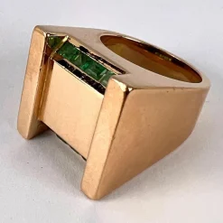 New Pamono French Marin Paris Green Emerald 18 Karat Yellow Gold Tank Pinky Ring, 1940s
