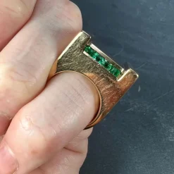 New Pamono French Marin Paris Green Emerald 18 Karat Yellow Gold Tank Pinky Ring, 1940s