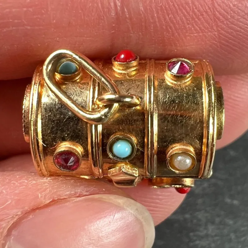 Pamono French Mechanical Treasure Chest 18k Yellow Gold Gem Set Charm Pendant, 1950s> Necklaces