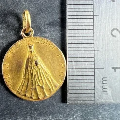 Pamono French Notre Dame de Rocamadour Virgin Mary Medal Charm in 18 Karat Yellow Gold, 1890s><noscript><img width=