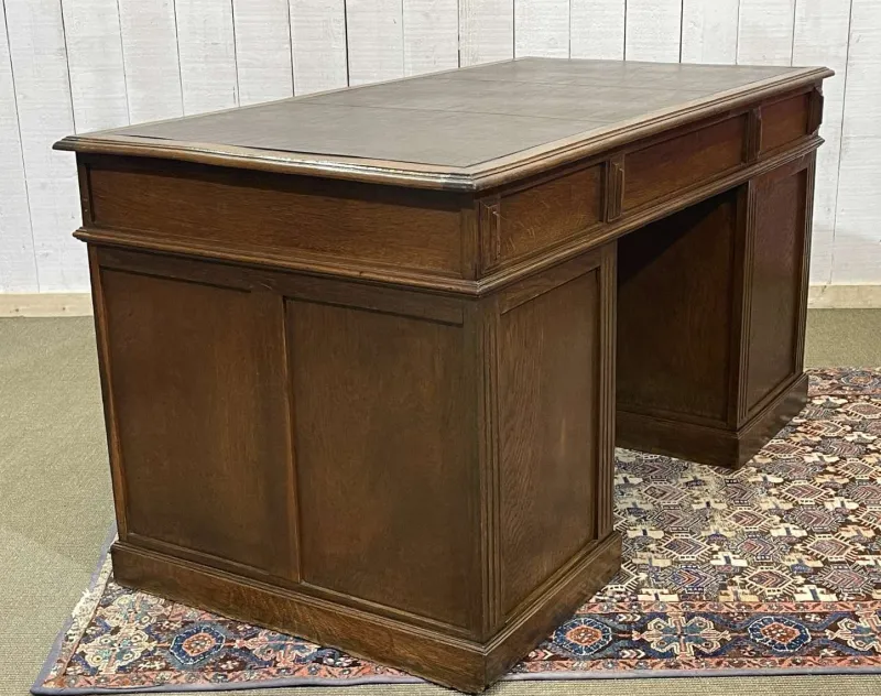 Pamono French Oak Pedestal Desk, Early 20th Century> Desks