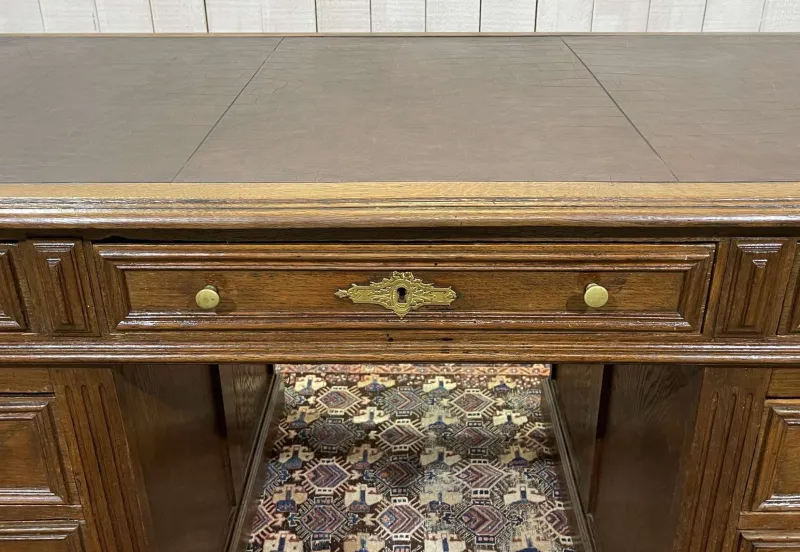 Pamono French Oak Pedestal Desk, Early 20th Century> Desks