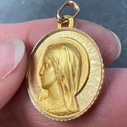 New Pamono French Perroud Virgin Mary 18k Yellow Gold Medal Pendant from Dropsy, 1930s