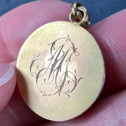 Pamono French Religious Virgin Mary 18k Yellow Gold Medal Pendant, 1890s><noscript><img width=