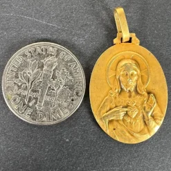 Pamono French Sacred Heart Madonna and Child 18k Yellow Gold Medal Pendant from Perriat, 1930s><noscript><img width=