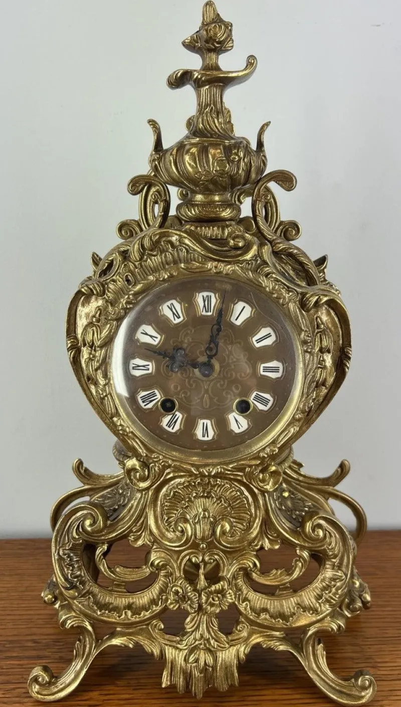 Hot Pamono French Style Clock in Gilt Brass