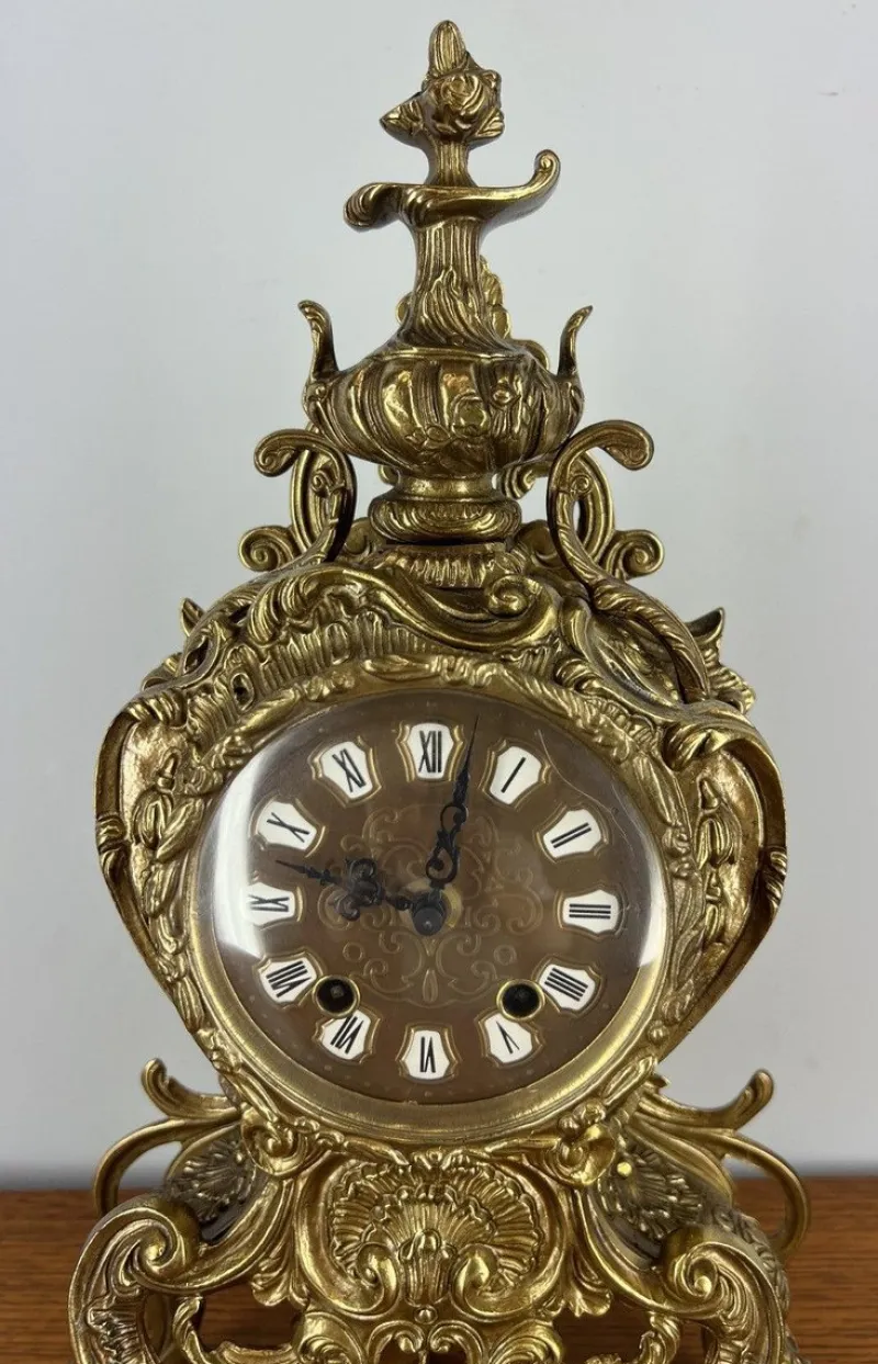 Hot Pamono French Style Clock in Gilt Brass