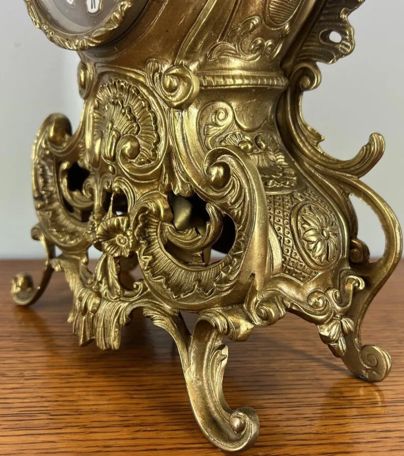 Hot Pamono French Style Clock in Gilt Brass