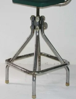 Pamono French Vintage Industrial Design Hairdressers Kids Chair, 1940><noscript><img width=