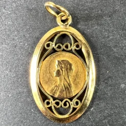 Hot Pamono French Virgin Mary Filigree Charm Pendant in 18k Yellow Gold, 1890s