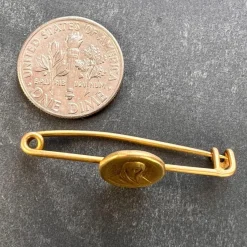 Pamono French Virgin Mary Medal Safety Pin 18k Yellow Gold Charm Brooch, 1920s><noscript><img width=
