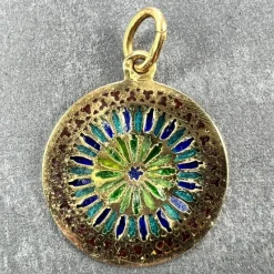 Pamono French Window Plique a Jour Enamel 18k Yellow Gold Pendant Medal, 1940s><noscript><img width=