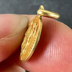 Sale Pamono French Zodiac Gemini Starsign 18k Yellow Gold Charm Pendant, 1940s