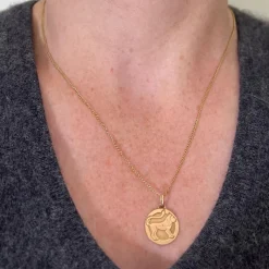 Pamono French Zodiac Leo Starsign 18k Yellow Gold Charm Medal Pendant, 1970s><noscript><img width=
