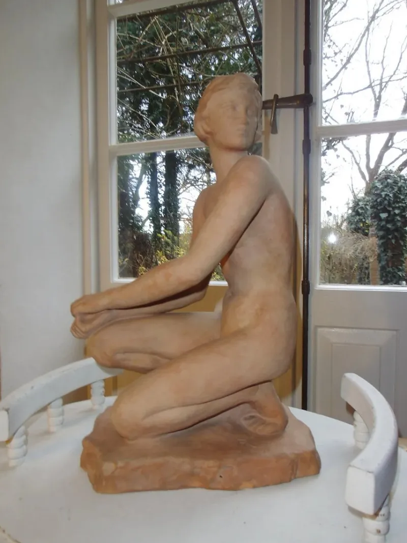 Pamono Fritz Klimsch, Art Deco Nude Crouching Woman, 1920s, Terracotta> Art Deco