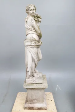 Hot Pamono Garden Statue of Fortuna with the Horn of Plenty