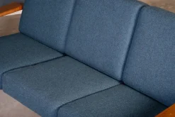 Pamono GE290 Three-Seater Sofa in Oak by Hans J. Wegner for Getama, 1960s><noscript><img width=