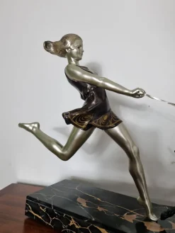 New Pamono Geo Maxim, Art Deco Sculpture of Young Girl Running with Greyhounds, 1920s, Metal on Marble Base