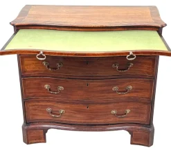 Pamono George III Mahogany Serpentine Chest of Drawers, 1770><noscript><img width=
