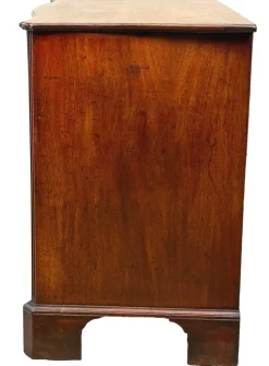 Pamono George III Mahogany Serpentine Chest of Drawers, 1770><noscript><img width=