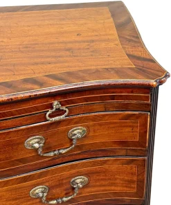 Pamono George III Mahogany Serpentine Chest of Drawers, 1770><noscript><img width=