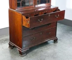 Sale Pamono George III Secretaire with Bookshelves, England, 1700s
