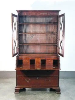 Sale Pamono George III Secretaire with Bookshelves, England, 1700s