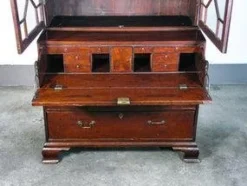 Sale Pamono George III Secretaire with Bookshelves, England, 1700s