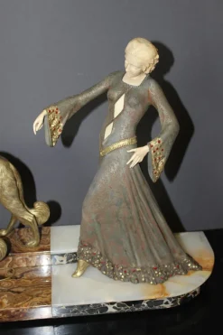 Hot Pamono Georges Gori, Woman with Greyhounds, 1925, Faux Chryséléphantine