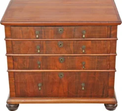 Outlet Pamono Georgian Inlaid Walnut Chest of Drawers, 1720s