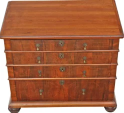 Outlet Pamono Georgian Inlaid Walnut Chest of Drawers, 1720s