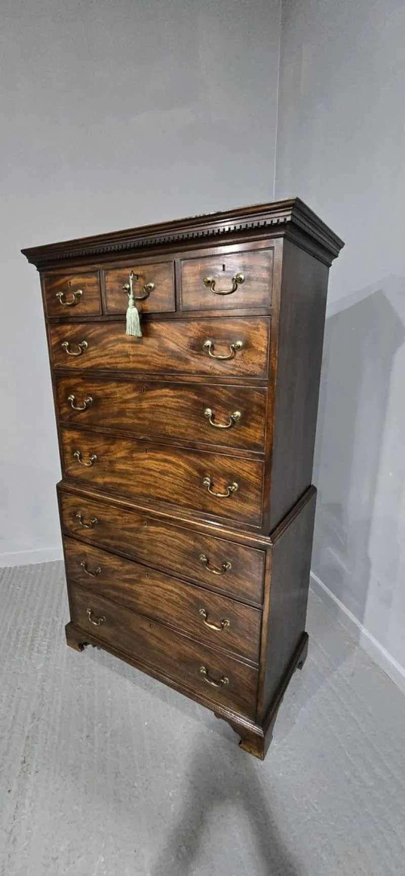 Hot Pamono Georgian Mahogany Chest on Chest of Drawers, 1750s