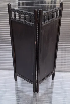 Online Pamono German Screen in Black Lacquered Beech Wood with Original Painting on the Inside, 1890s
