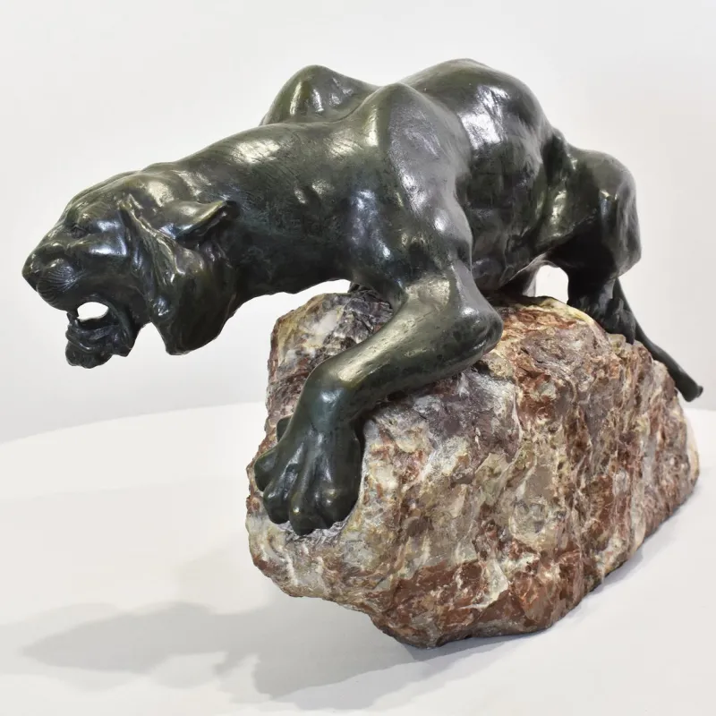 Pamono Giacomo Merculiano, Large Crouching Lioness, 20th Century, Bronze> Art Deco