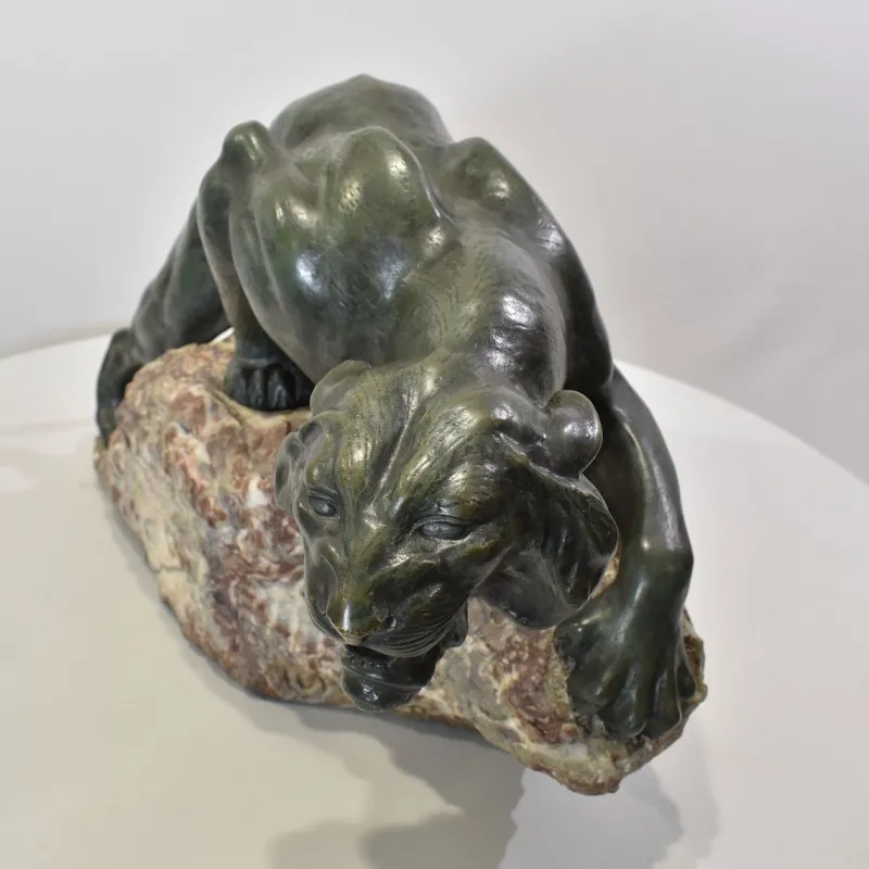 Pamono Giacomo Merculiano, Large Crouching Lioness, 20th Century, Bronze> Art Deco