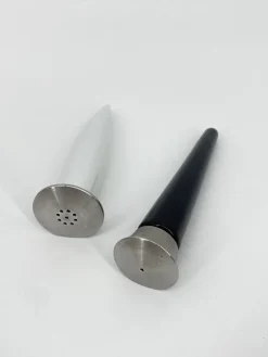 Pamono Ginger & Fred Salt and Pepper Shakers by Michele De Lucchi for Rosenthal, Germany, 1990s, Set of 2> Salt & Pepper Shakers