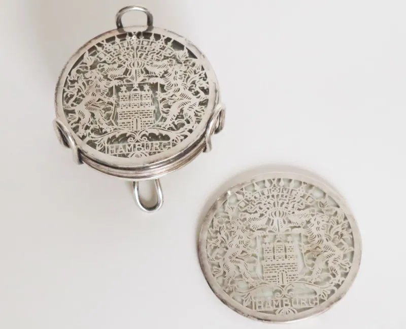 Pamono Glass Hamburg State Coat of Arms Coasters in Sterling Silver, 1960s, Set of 7> Dinnerware Accessories