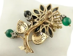 Pamono Gold and Silver Brooch with Diamonds, Emeralds, Onyx and Green Agate Rose> Brooches