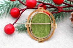 Discount Pamono Gold Brooch Cut Out with Applications