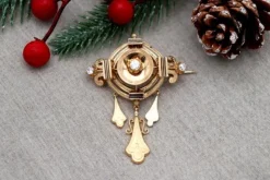 Sale Pamono Gold Brooch with Applications