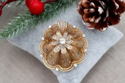 Outlet Pamono Gold Brooch with Diamond Chips