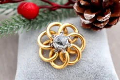 Pamono Gold Brooch with Intertwined Bows and Diamond