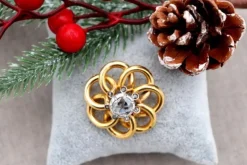 Pamono Gold Brooch with Intertwined Bows and Diamond