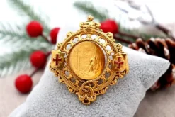 Hot Pamono Gold Brooch with Swivel Center