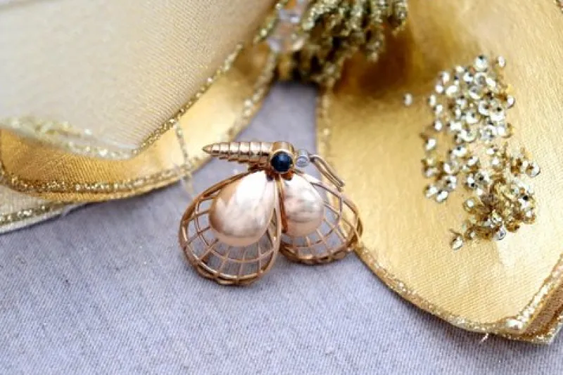 Discount Pamono Gold Butterfly Shaped Brooch
