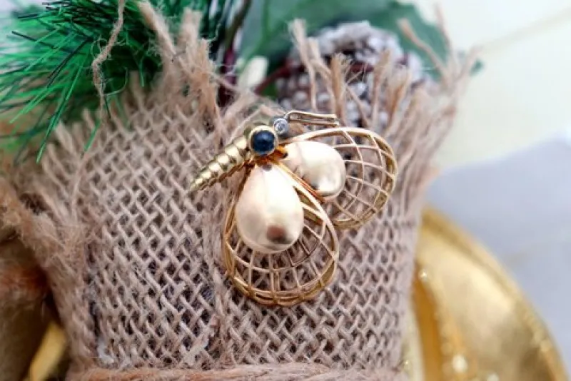 Discount Pamono Gold Butterfly Shaped Brooch