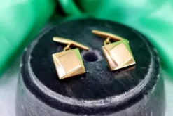 Pamono Gold Cufflinks in Square Shape with Geometric Figures, Set of 2><noscript><img width=